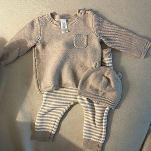 carters knit baby set, 9 months